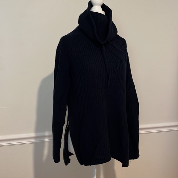 Athleta navy turtleneck sweater - Picture 4 of 5